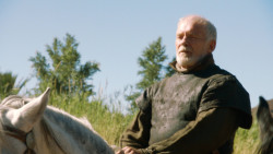 extant_GameOfThrones_3x04-KissedByFire_4836