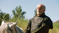 extant_GameOfThrones_3x04-KissedByFire_4840