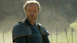 extant_GameOfThrones_3x04-KissedByFire_4843