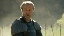 extant_GameOfThrones_3x04-KissedByFire_4844