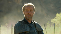 extant_GameOfThrones_3x04-KissedByFire_4845