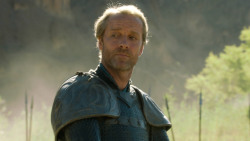 extant_GameOfThrones_3x04-KissedByFire_4846