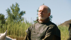 extant_GameOfThrones_3x04-KissedByFire_4849