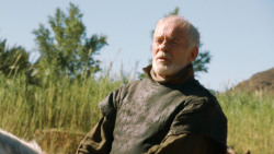 extant_GameOfThrones_3x04-KissedByFire_4852
