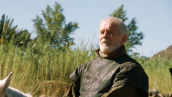 extant_GameOfThrones_3x04-KissedByFire_4854