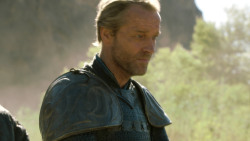 extant_GameOfThrones_3x04-KissedByFire_4859
