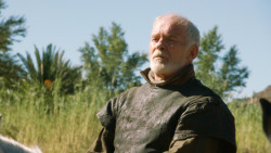 extant_GameOfThrones_3x04-KissedByFire_4867