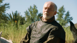 extant_GameOfThrones_3x04-KissedByFire_4868
