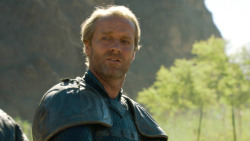 extant_GameOfThrones_3x04-KissedByFire_4873