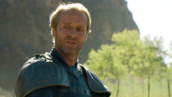 extant_GameOfThrones_3x04-KissedByFire_4875