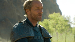 extant_GameOfThrones_3x04-KissedByFire_4876
