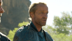 extant_GameOfThrones_3x04-KissedByFire_4883