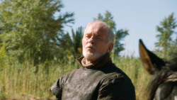 extant_GameOfThrones_3x04-KissedByFire_4888
