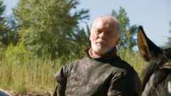 extant_GameOfThrones_3x04-KissedByFire_4889