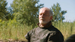 extant_GameOfThrones_3x04-KissedByFire_4891