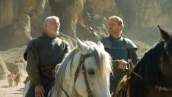 extant_GameOfThrones_3x04-KissedByFire_4892
