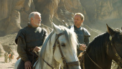 extant_GameOfThrones_3x04-KissedByFire_4893