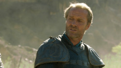 extant_GameOfThrones_3x04-KissedByFire_4897