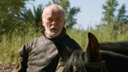 extant_GameOfThrones_3x04-KissedByFire_4901