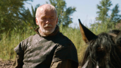 extant_GameOfThrones_3x04-KissedByFire_4903