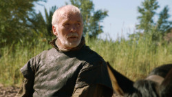 extant_GameOfThrones_3x04-KissedByFire_4906