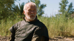 extant_GameOfThrones_3x04-KissedByFire_4907