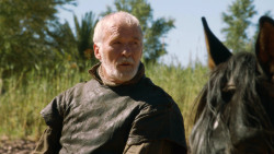 extant_GameOfThrones_3x04-KissedByFire_4910