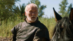 extant_GameOfThrones_3x04-KissedByFire_4911