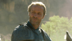 extant_GameOfThrones_3x04-KissedByFire_4914