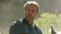 extant_GameOfThrones_3x04-KissedByFire_4915