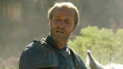extant_GameOfThrones_3x04-KissedByFire_4916