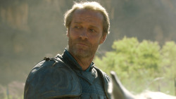 extant_GameOfThrones_3x04-KissedByFire_4917