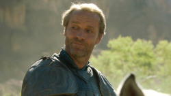 extant_GameOfThrones_3x04-KissedByFire_4918