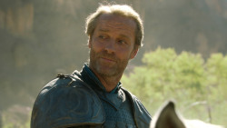 extant_GameOfThrones_3x04-KissedByFire_4919