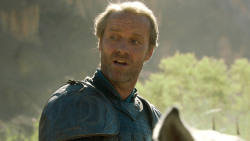 extant_GameOfThrones_3x04-KissedByFire_4921