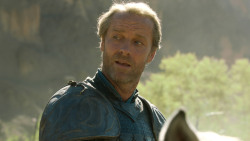 extant_GameOfThrones_3x04-KissedByFire_4923