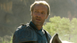 extant_GameOfThrones_3x04-KissedByFire_4924