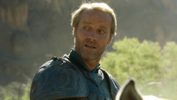 extant_GameOfThrones_3x04-KissedByFire_4925