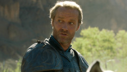 extant_GameOfThrones_3x04-KissedByFire_4926