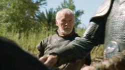 extant_GameOfThrones_3x04-KissedByFire_4930