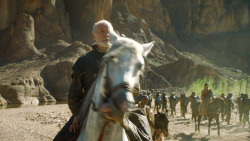 extant_GameOfThrones_3x04-KissedByFire_4934