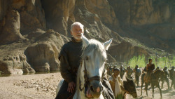 extant_GameOfThrones_3x04-KissedByFire_4936