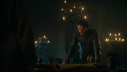 extant_GameOfThrones_3x04-KissedByFire_4973
