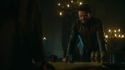 extant_GameOfThrones_3x04-KissedByFire_4991