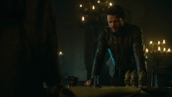 extant_GameOfThrones_3x04-KissedByFire_4992