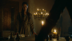 extant_GameOfThrones_3x04-KissedByFire_4995