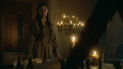 extant_GameOfThrones_3x04-KissedByFire_4998