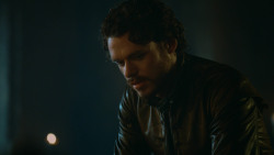 extant_GameOfThrones_3x04-KissedByFire_5000