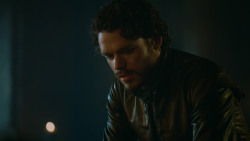 extant_GameOfThrones_3x04-KissedByFire_5001