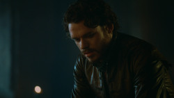 extant_GameOfThrones_3x04-KissedByFire_5002